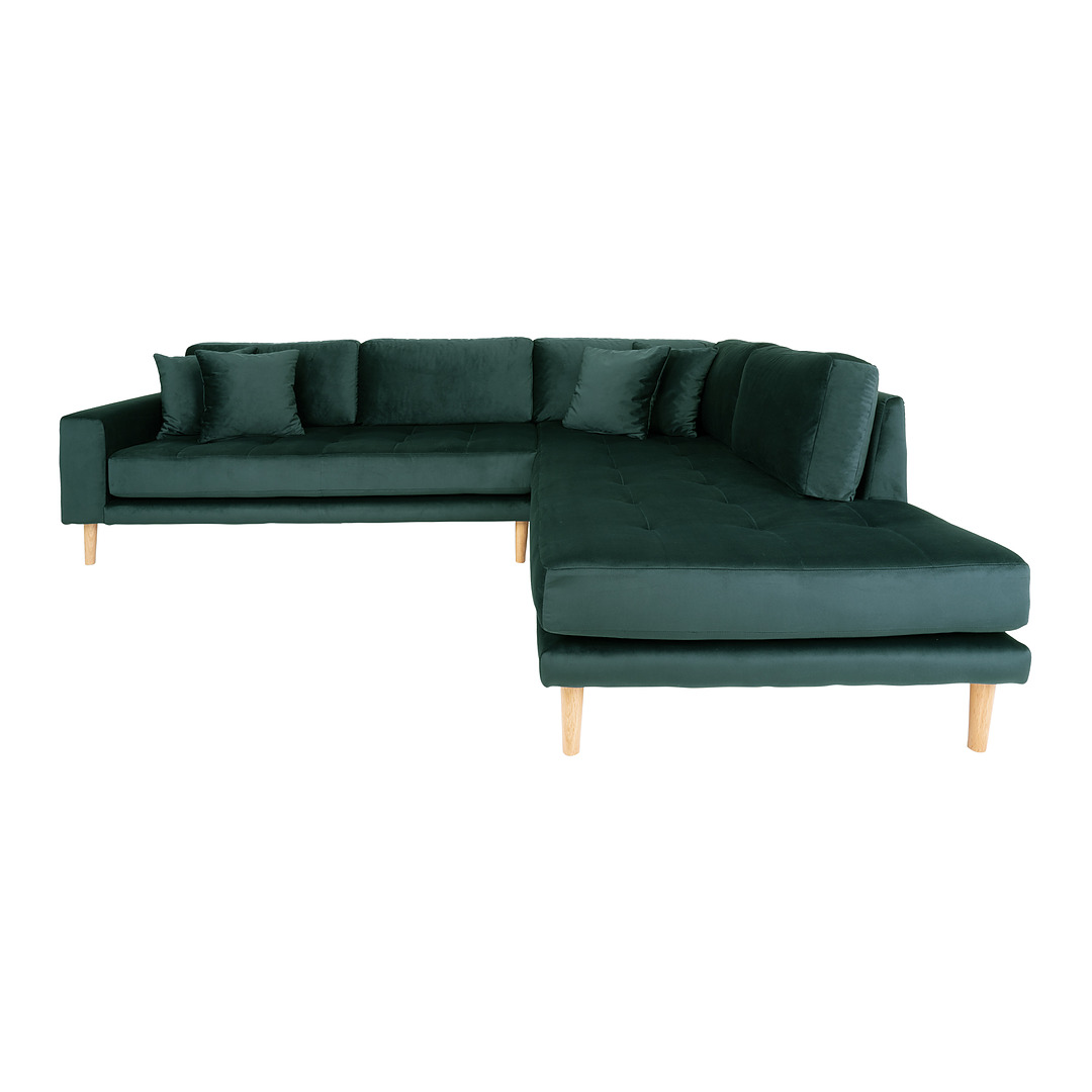 Kampinė sofa Lido, dešininė, su atviru galu, keturios pagalvėlės, medinės kojelės, veliūras (žalia)