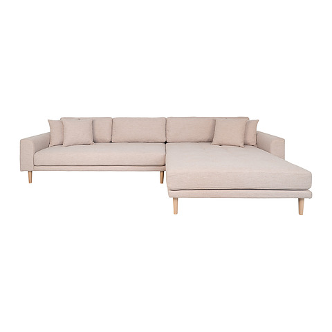 Kampinė sofa Lido, dešininė, keturios pagalvėlės, medinės kojelės (smėlinė)