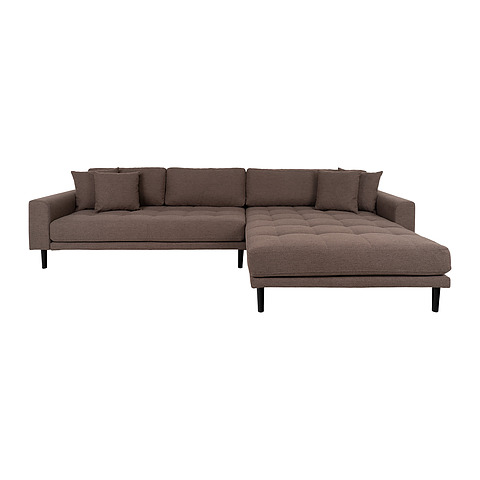 Kampinė sofa Lido, dešininė, keturios pagalvėlės, juodos spalvos medinės kojelės (ruda)